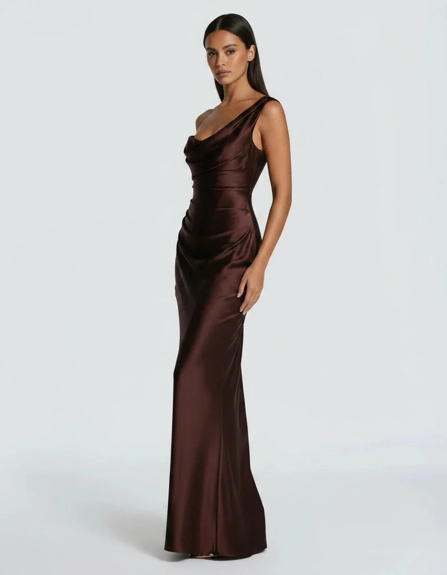 Amarante · La Robe En Satin Drapée À Une Épaule — photo 10